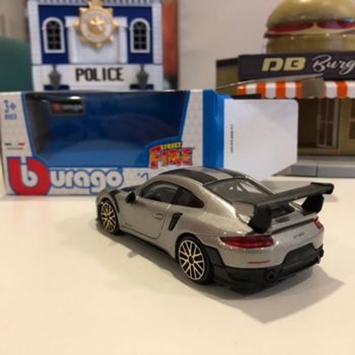 Miniature burago Porsche 911 GT2 Rs 1/43 - photo numéro 2