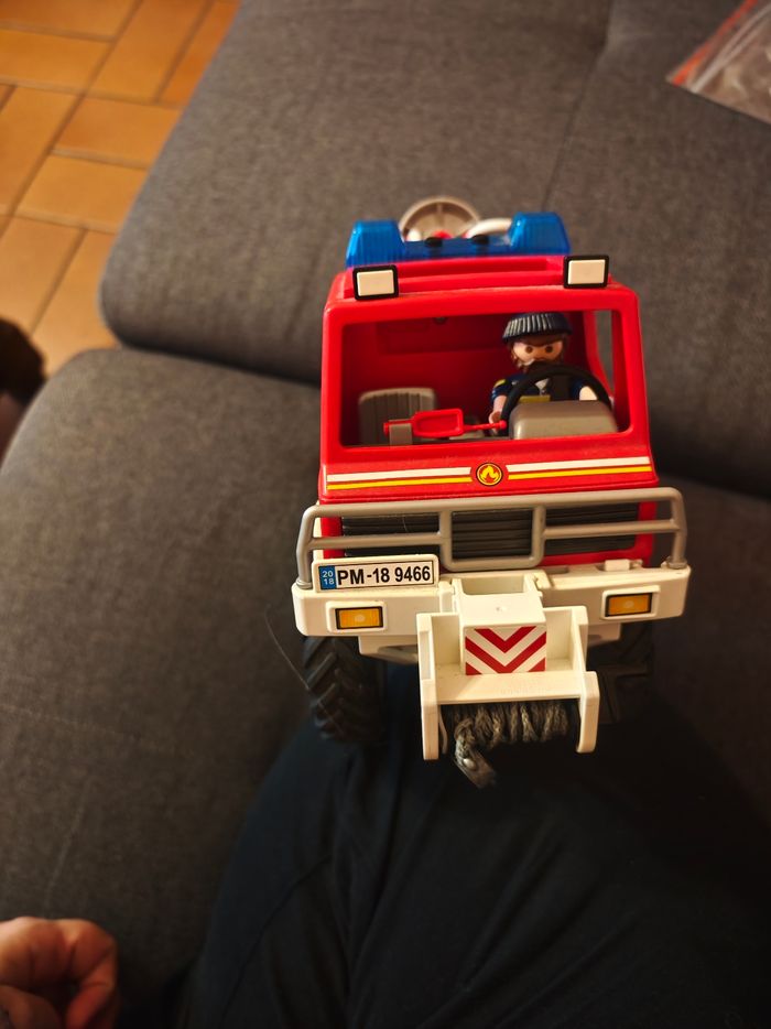 Playmobil City Action 9466 4x4 de pompier avec lance-eau - photo numéro 2