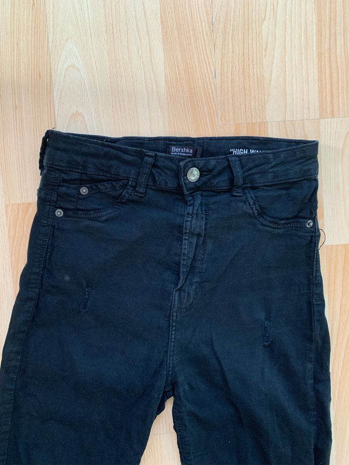 Jean noir skinny Bershka taille 38 - photo numéro 2