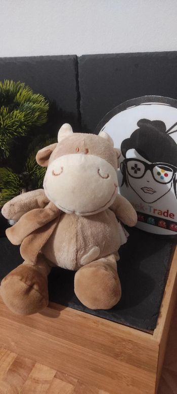 doudou peluche vache amtoy bengy beige marron écharpe tâche