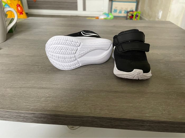 Basket Nike taille 17 - photo numéro 2
