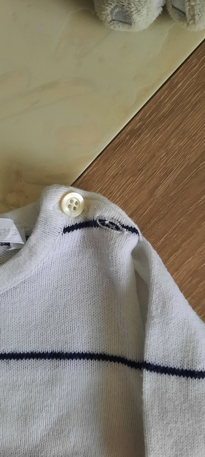 Pull blanc rayé bleu marine - photo numéro 2