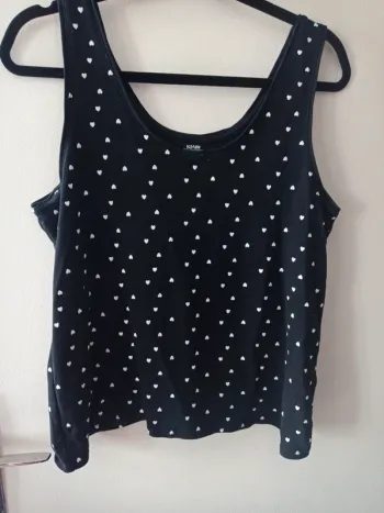 Débardeur noir motif coeur blanc pour femme