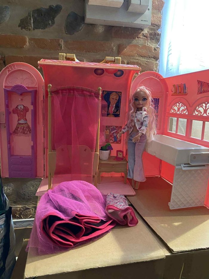 Barbie avec sa maison - photo numéro 7