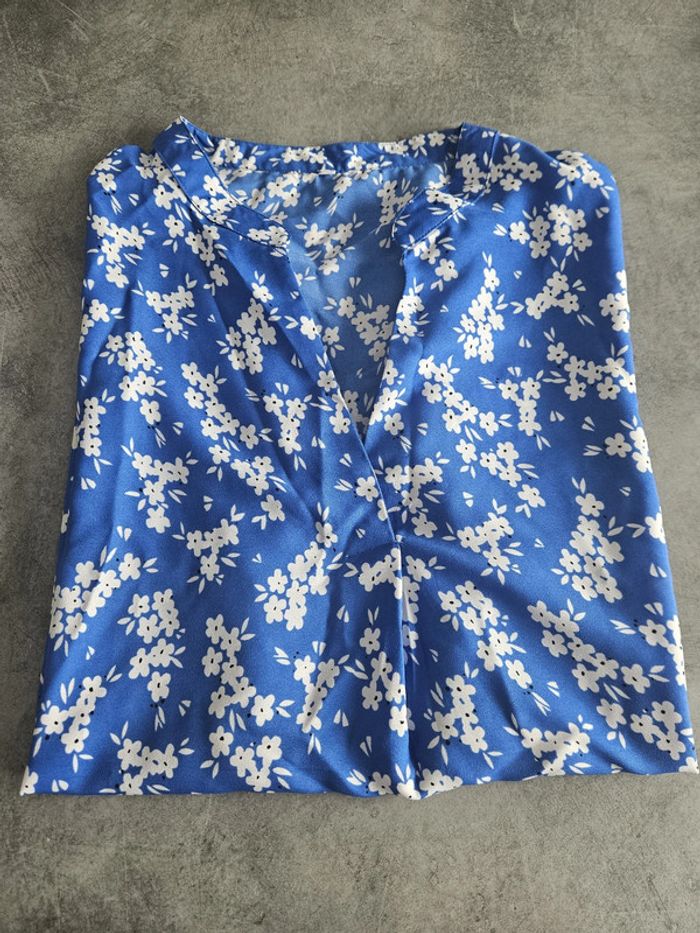 Blouse fleurie à manches courtes - Taille 42 / 44 - Blancheporte - Bleue roi et blanche - photo numéro 6