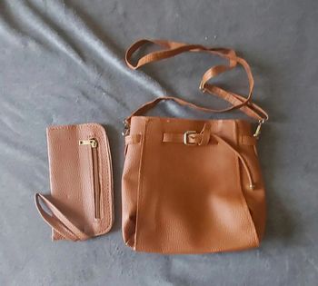 Sac bandoulière + petite pochette