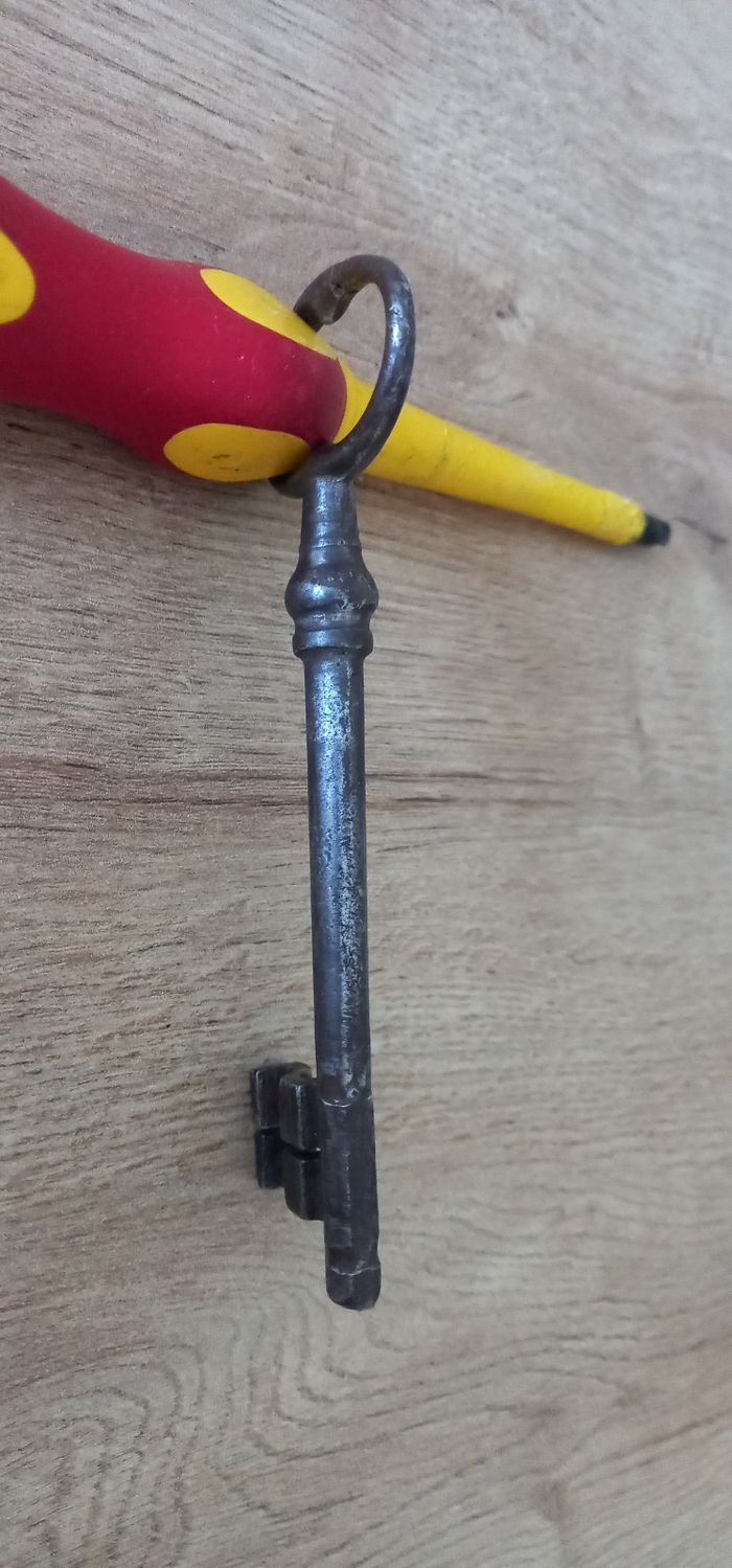 Clé ancienne en métal de 12,8 cm. - photo numéro 4