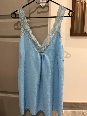 Caraco dentelle col V