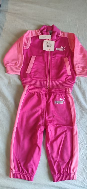 Ensemble jogging bébé fille Puma 12 mois neuf.