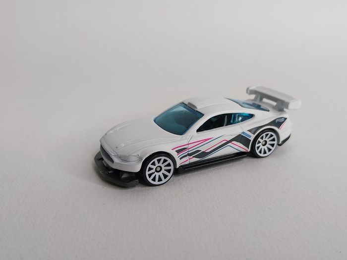 Hot Wheels Custom '18 Ford Mustang GT Exclusif 5 Pack 2023 - photo numéro 3