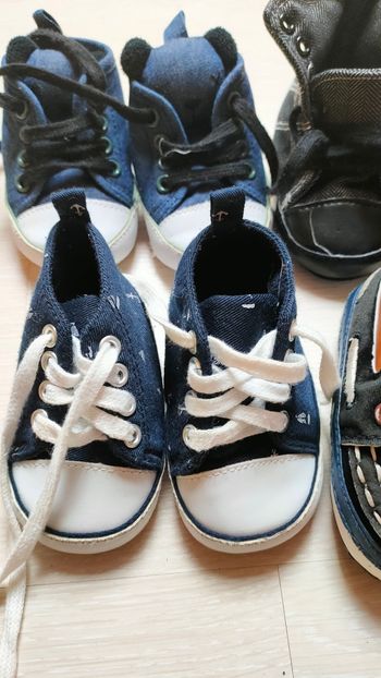 Lot de  trois paires chaussures bébé