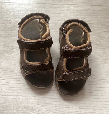 Sandale taille 24