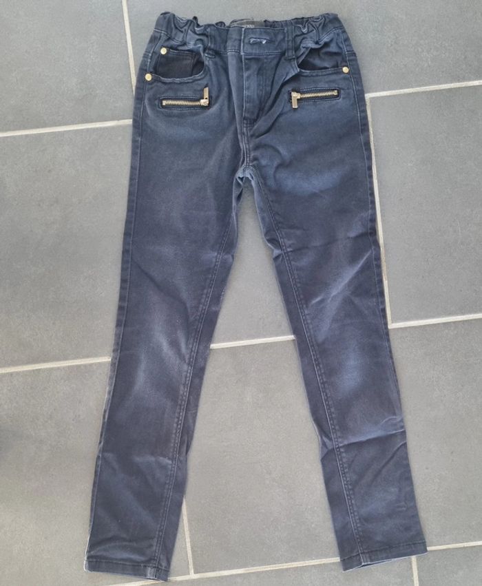 Pantalon fille 8 ans en bon état