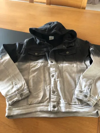 Veste en jean avec capuche amovible