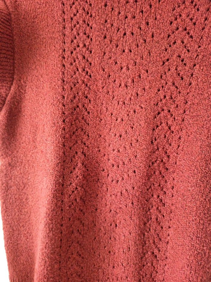 Pull sans manches ajourée - photo numéro 2