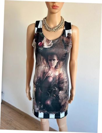 Robe noire et imprimée sans manches taille M TBE