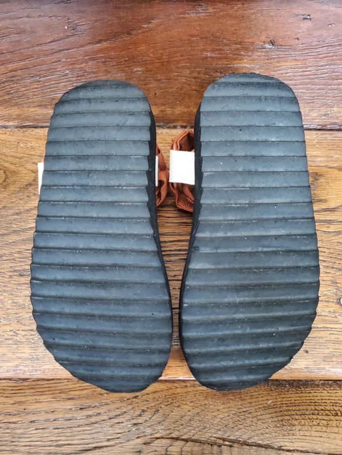 Sandales légères 28/29 - photo numéro 5
