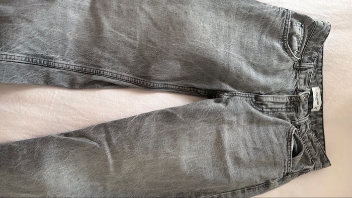 Jean gris pull&bear taille 34 - photo numéro 2