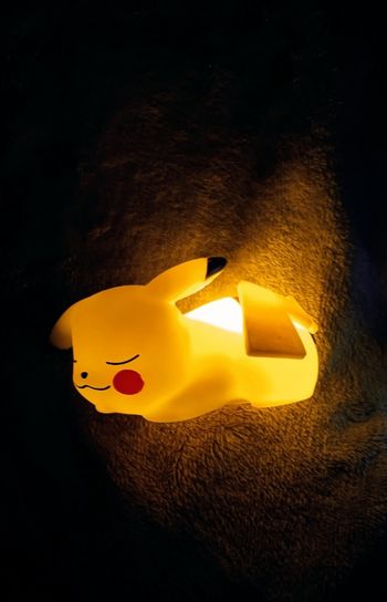 Jolie petite et mignonne Veilleuse Lampe de chevet  Pokémon Pikachu 