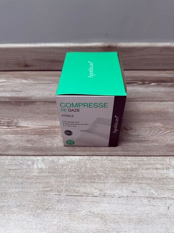 Compresse stérile 7,5 x 7,5 cm.