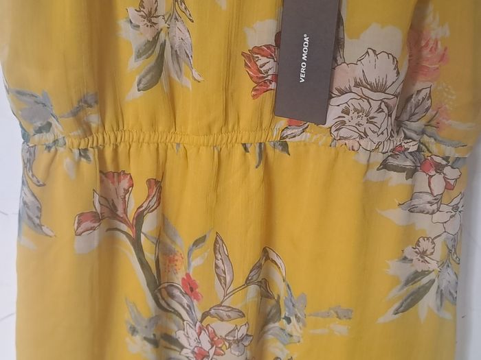 Robe d'été Neuve jaune floral Vero Moda Taille M - photo numéro 5