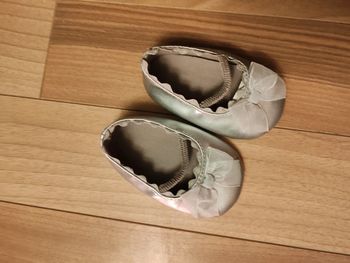 Très jolie paire de ballerines / Salomés/ babies