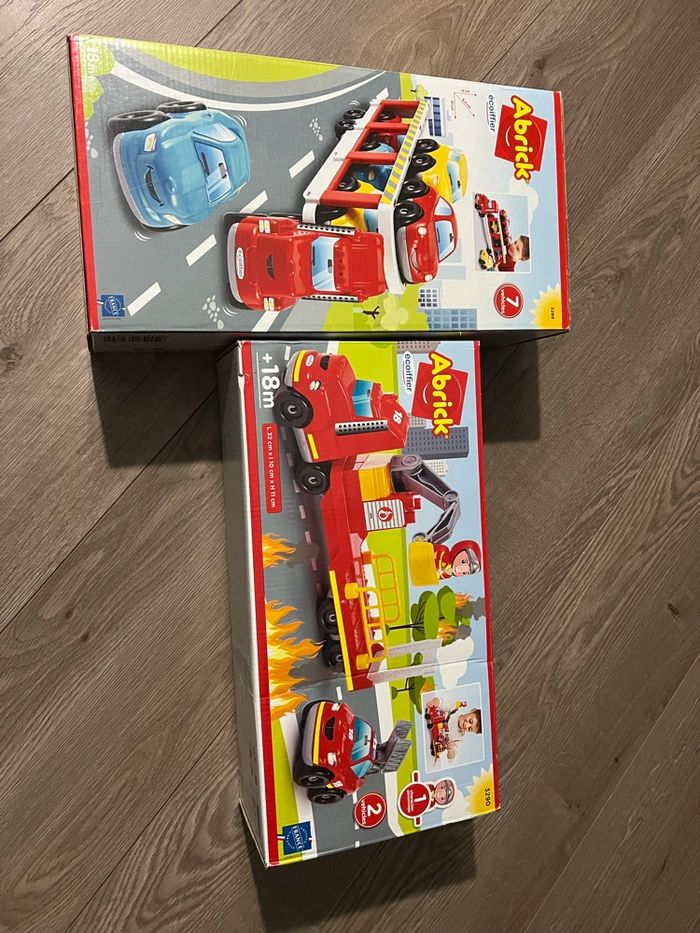 2 véhicules d’Abrick