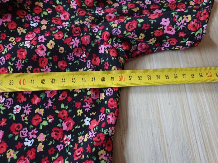Belle robe noire à fleurs - photo numéro 8