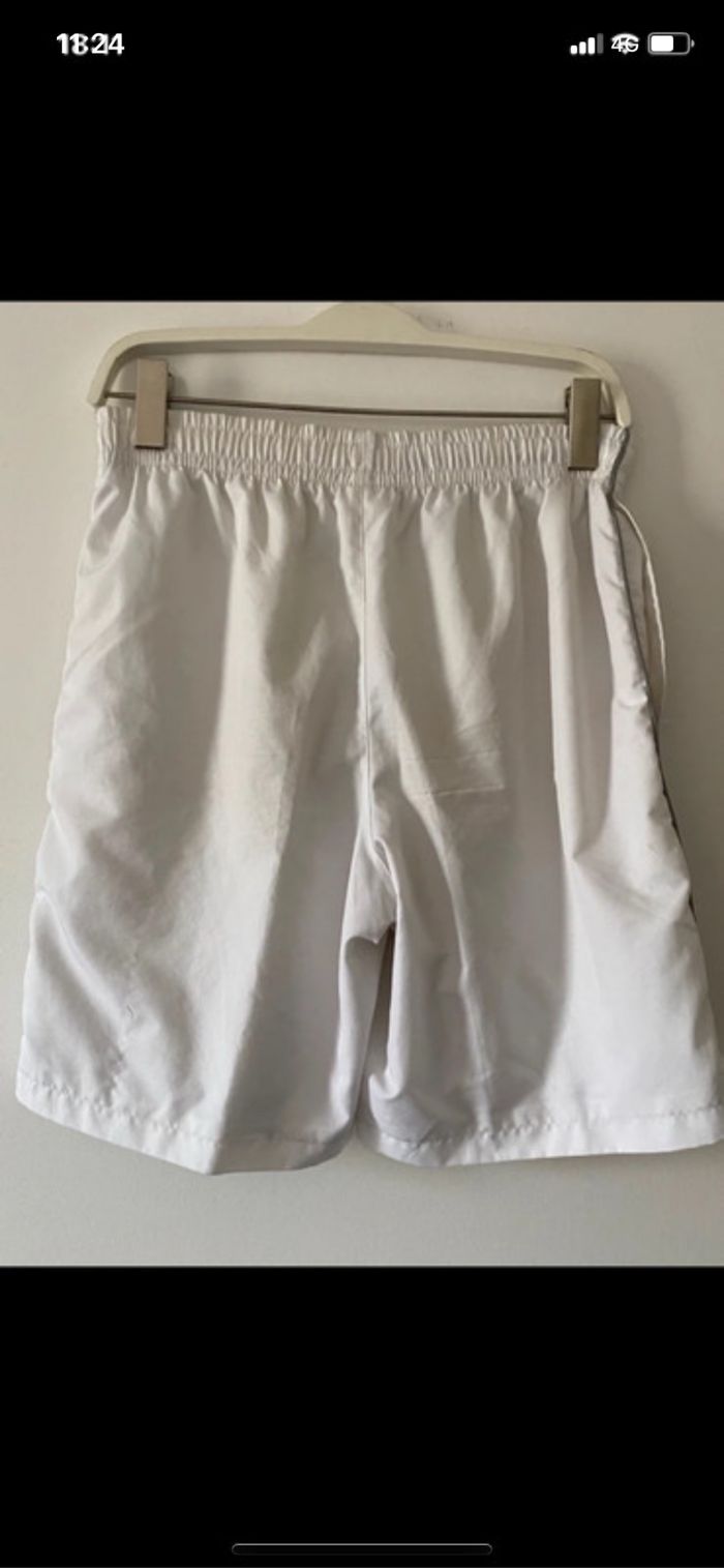 LACOSTE short 16 ans - photo numéro 4