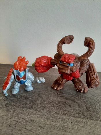 Lot de 2 figurines