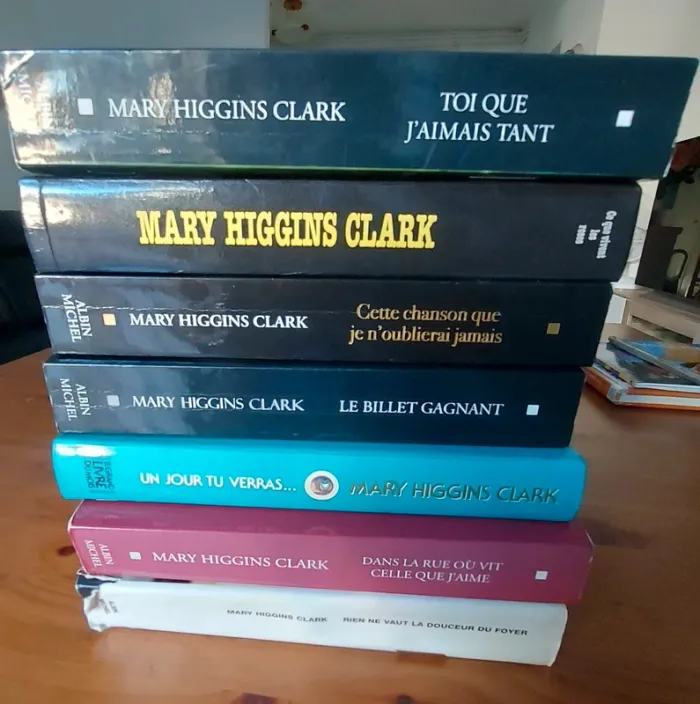 Lot 7 livres mary higgins clark