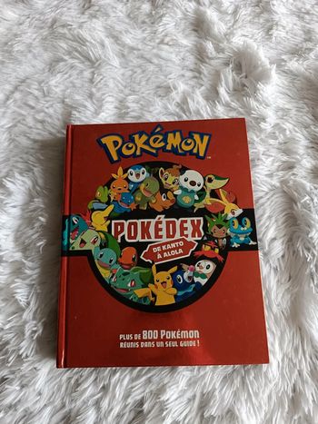 Livre Pokémon : Pokédex de Kanto à Alola _ Hachette Jeunesse