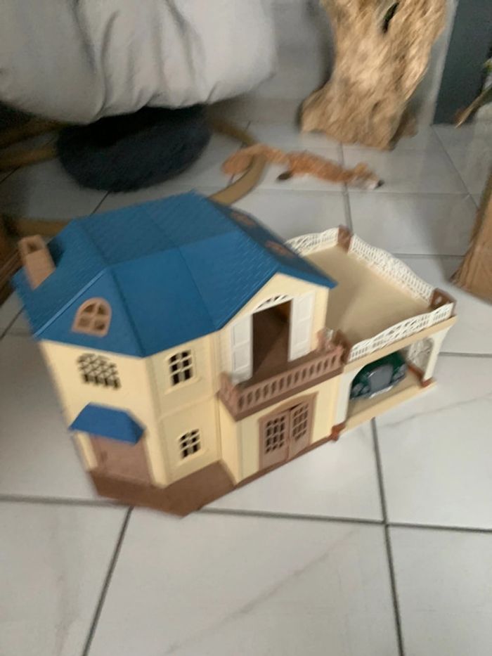 Grande maison Sylvanian avec voiture - photo numéro 5