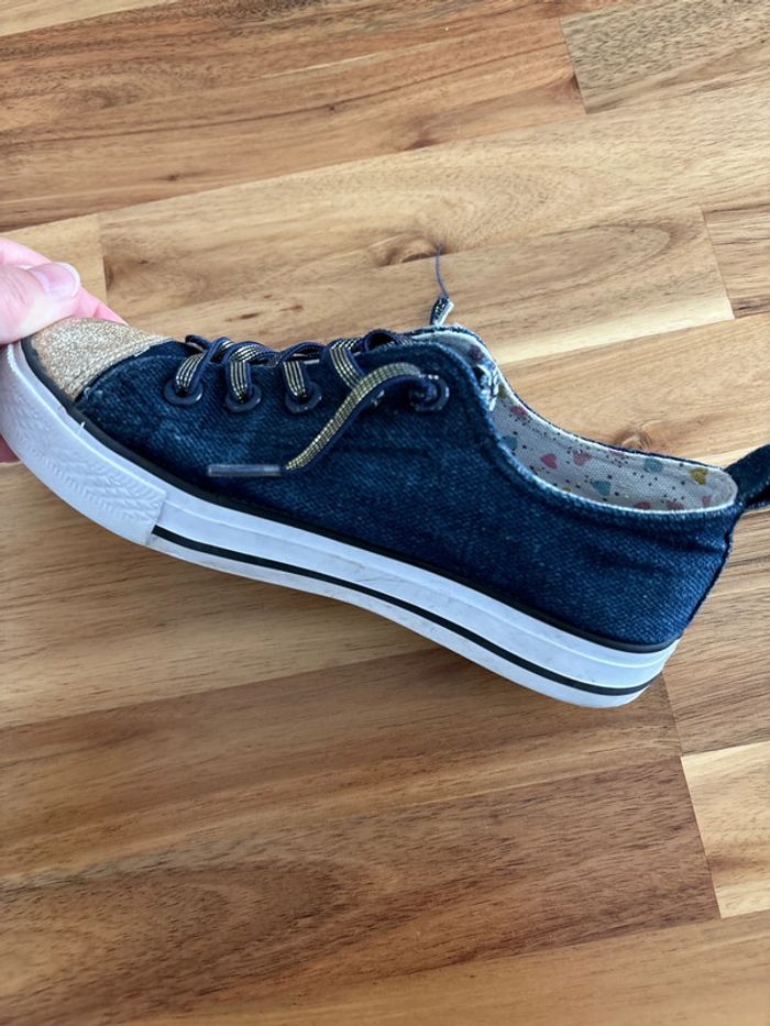 Basket en toile bleue et dorée - photo numéro 10