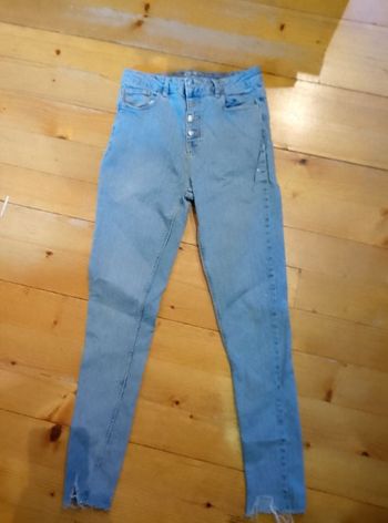 Skinny taille haute à bouton