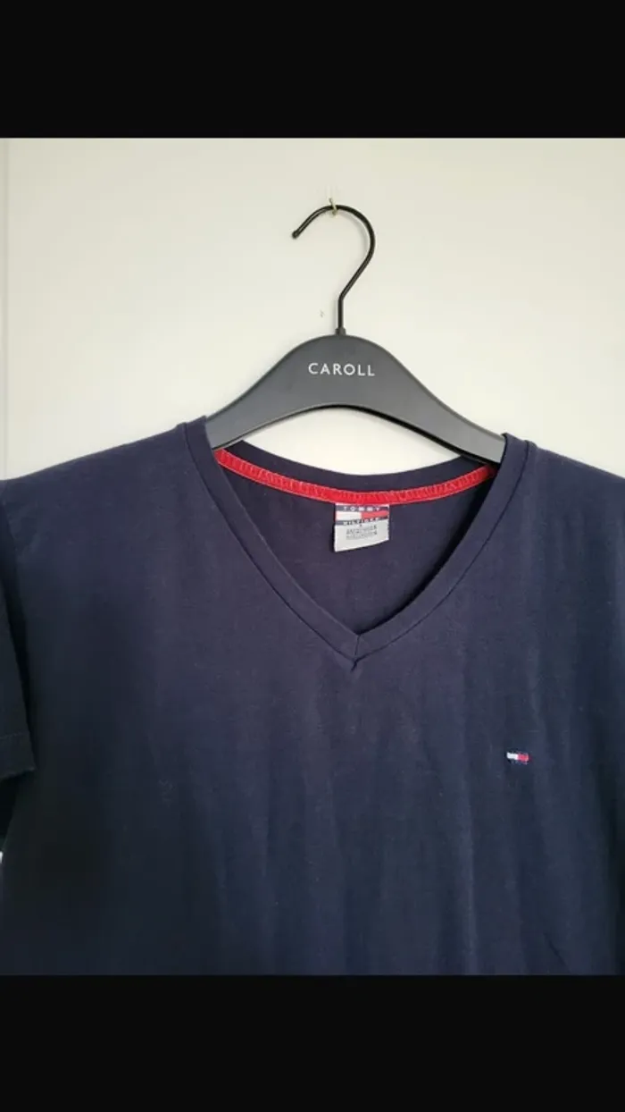 T-shirt Tommy Hilfiger taille M col V - photo numéro 3