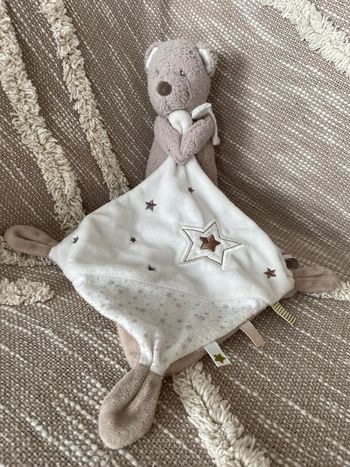 Peluche doudou mouchoir 18cm pommette ours beige blanc et gris marron etoile bon état