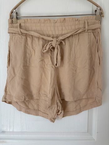 Short beige