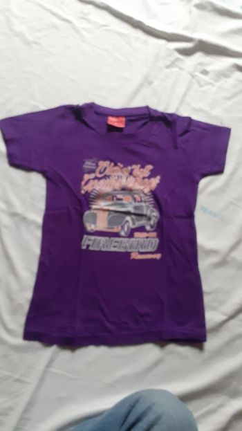 Tee-shirt mauve motif voiture