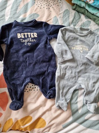 Lot de 2 pyjama kiabi 1 mois