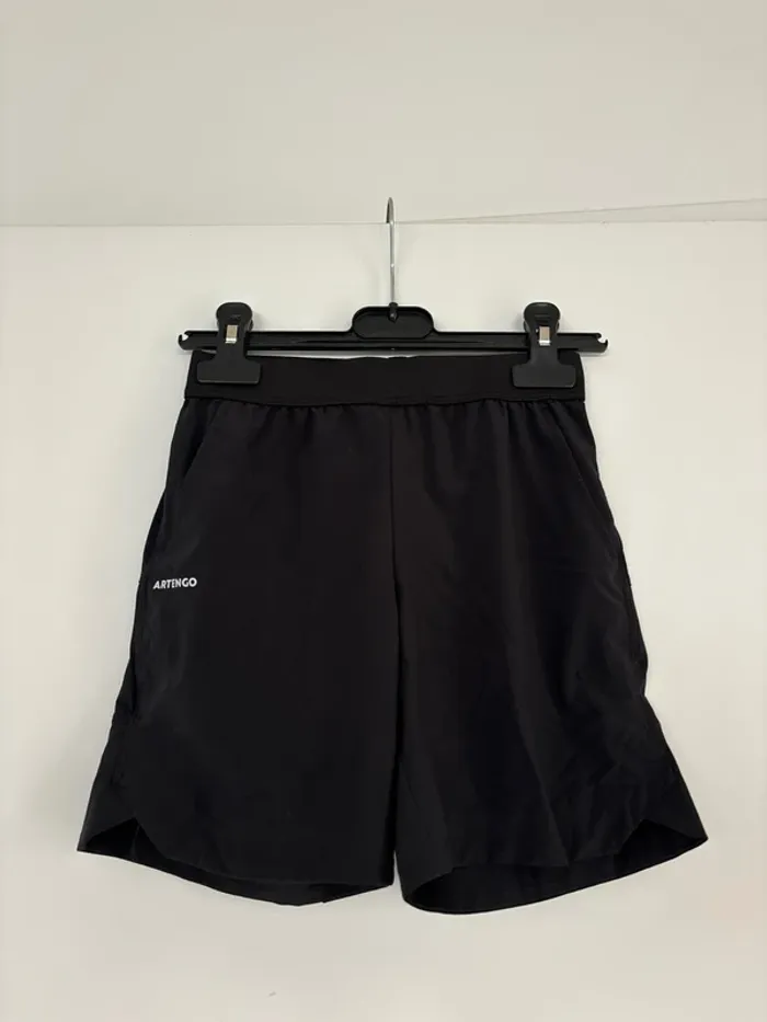 Short noir Artengo taille 8/9 ans