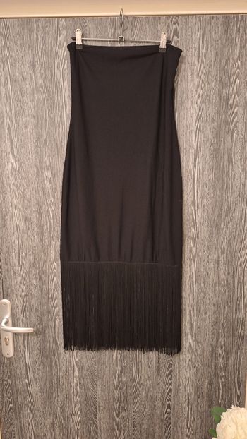 Robe bustier noire à franges près du corps