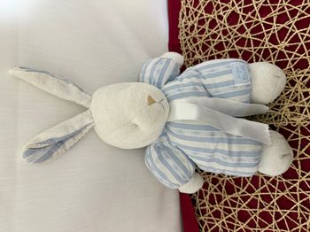 Peluche lapin TARTINE ET CHOCOLAT bleu blanc rayures