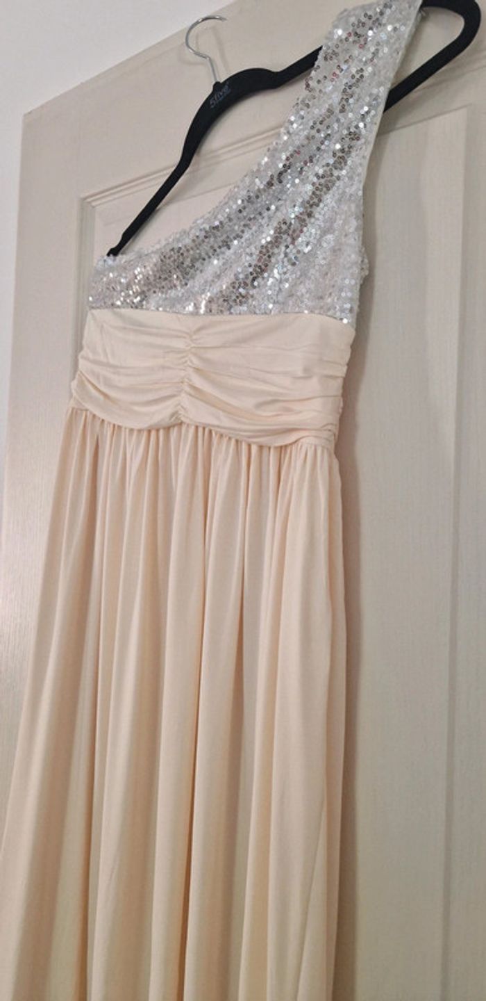 Robe de soirée taille M neuve
