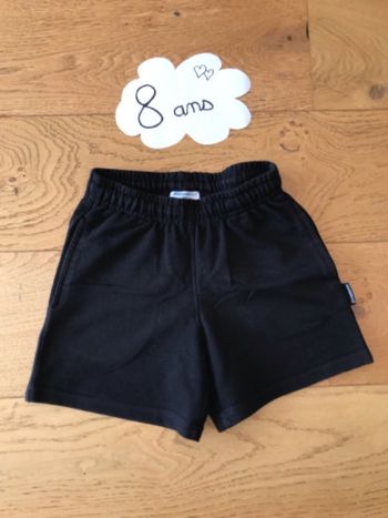 Short de sport noir 8 ans Intersport