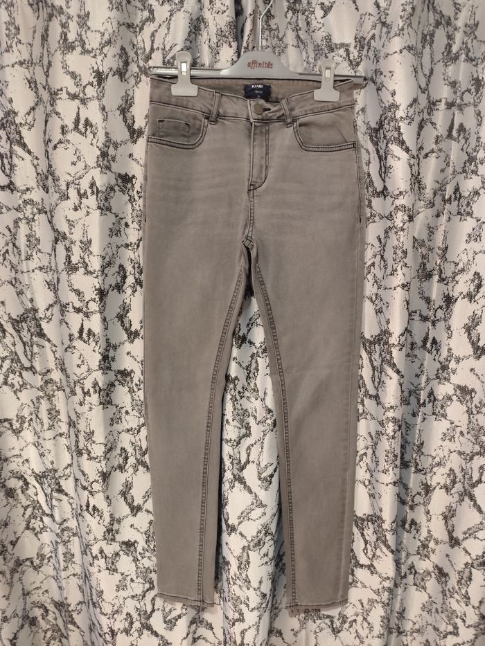 Pantalon slim gris Kiabi taille 36