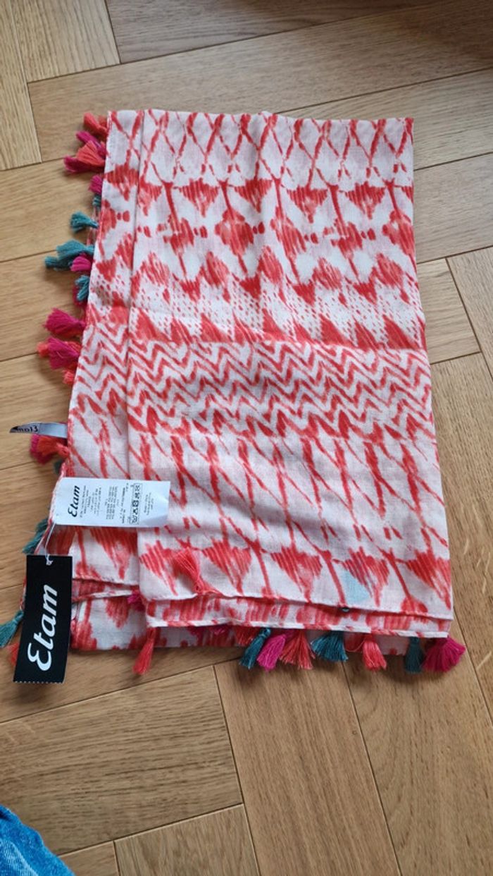 Foulard neuf