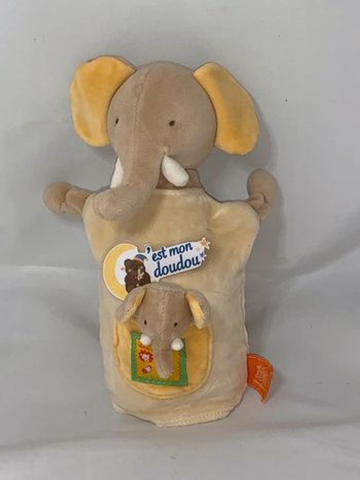 MR04 Doudou marionnette éléphant Moulin Roty