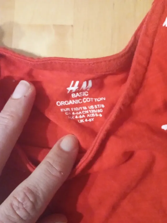 Robe rouge papillon - photo numéro 3
