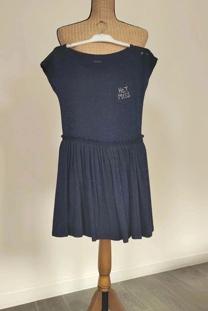 25 € Robe Ikks bleu marine effet pailletée 8 ans